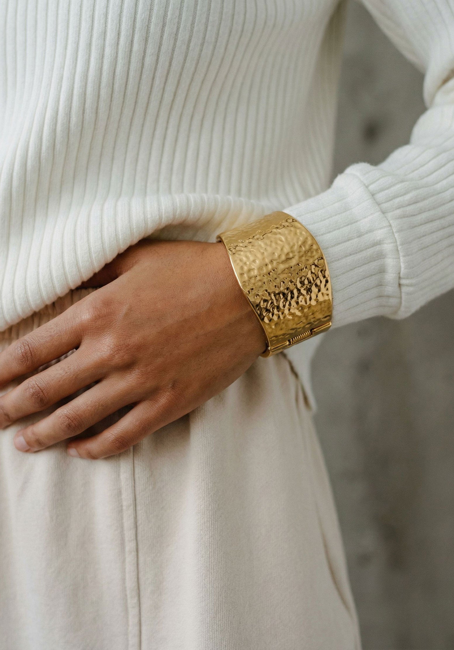 Gold Sfilato bracelet - view 2