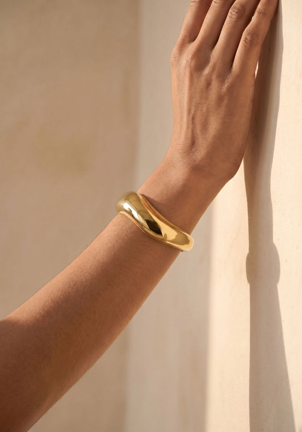 Gold Sfilato bracelet - view 2