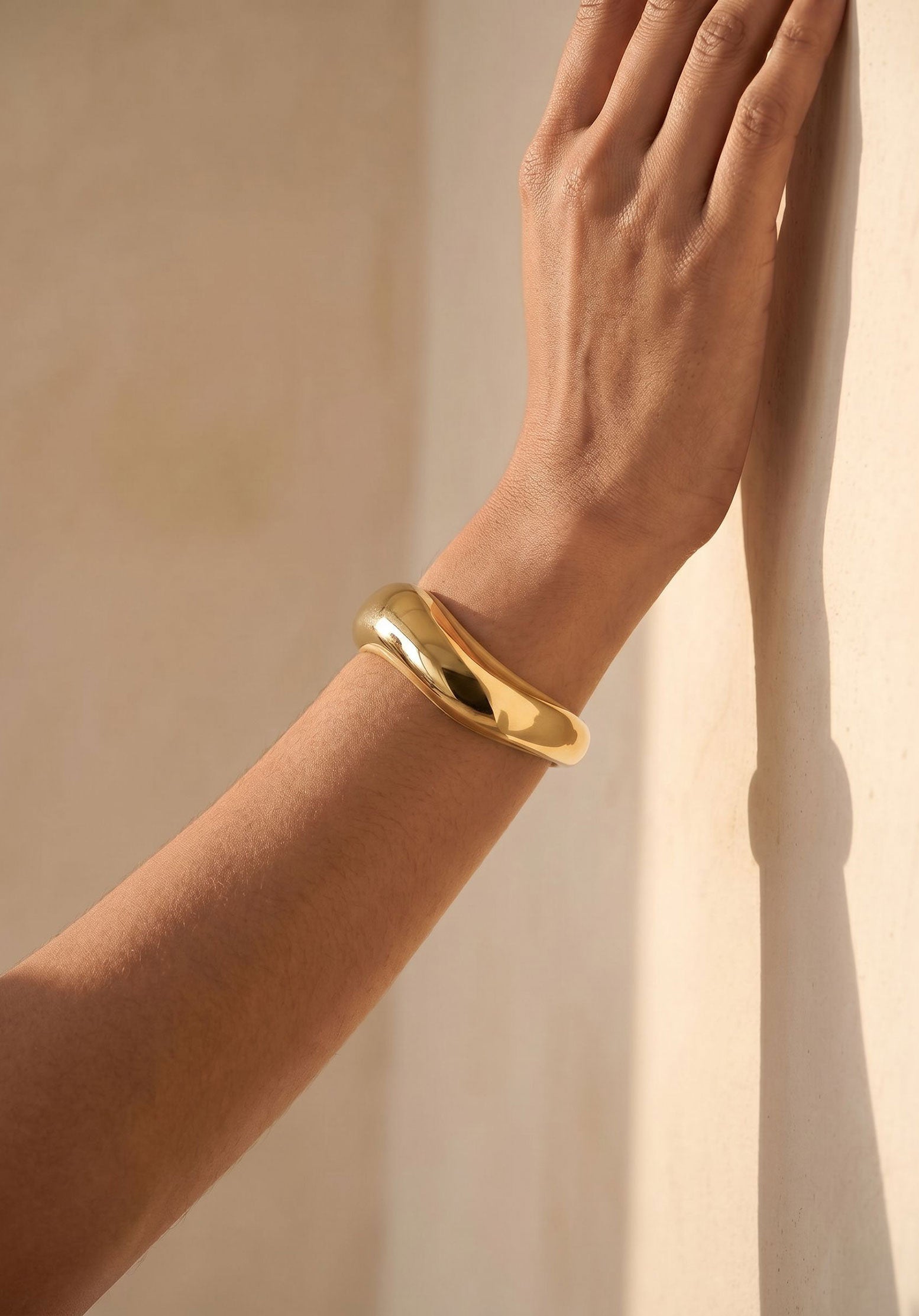 Gold Sfilato bracelet - view 2