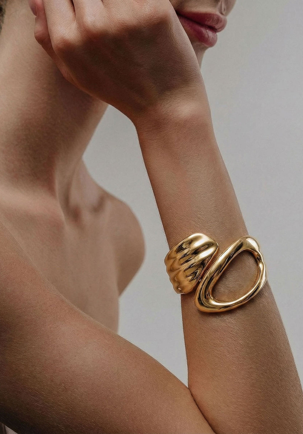 Gold Sfilato bracelet - view 2