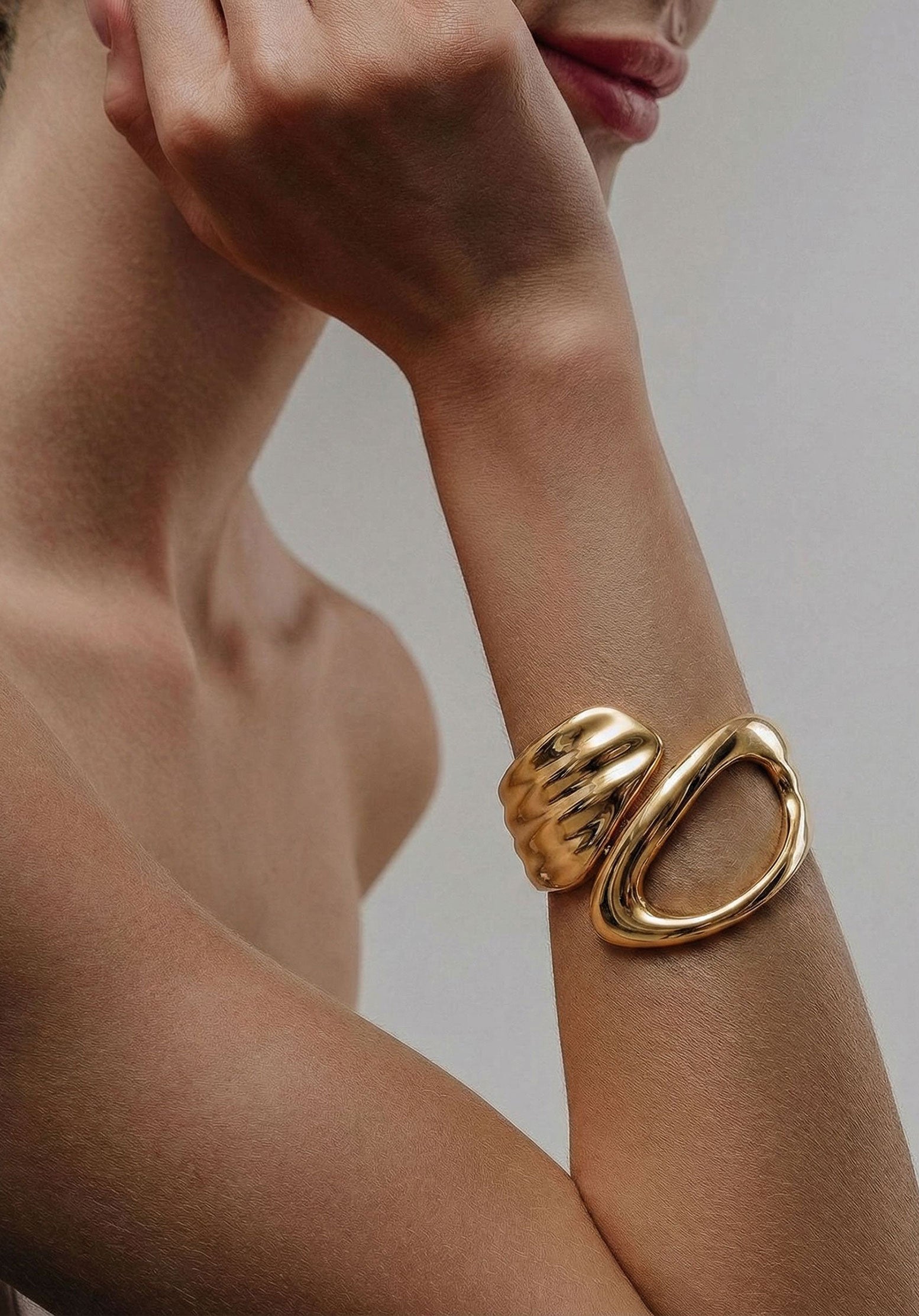 Gold Sfilato bracelet - view 2