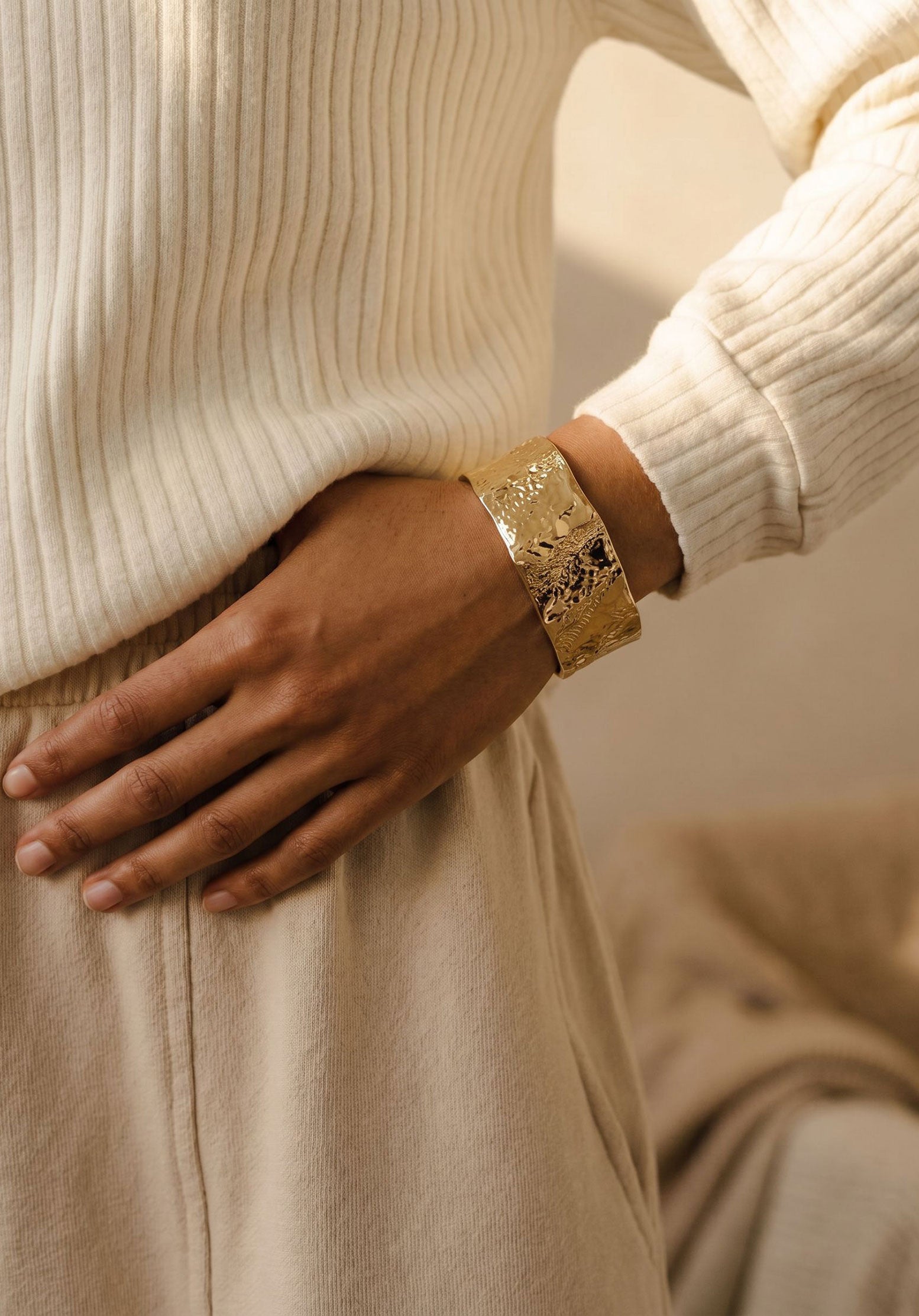 Gold Sfilato bracelet - view 2