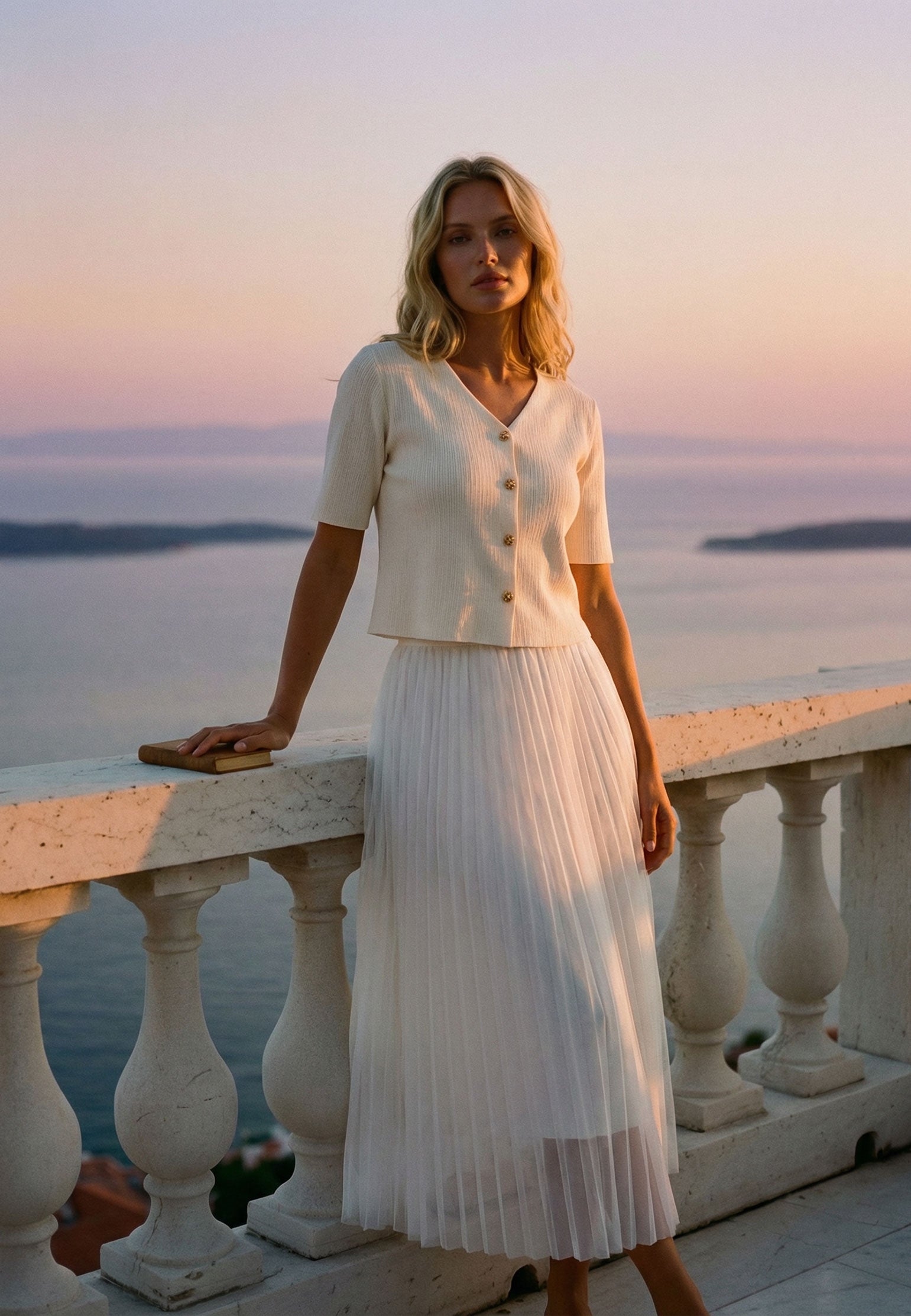 White Sfilato suit - view 2