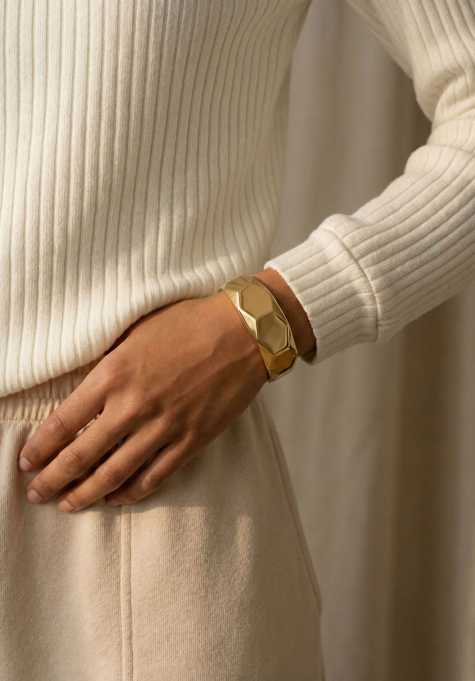Gold Sfilato bracelet - view 2