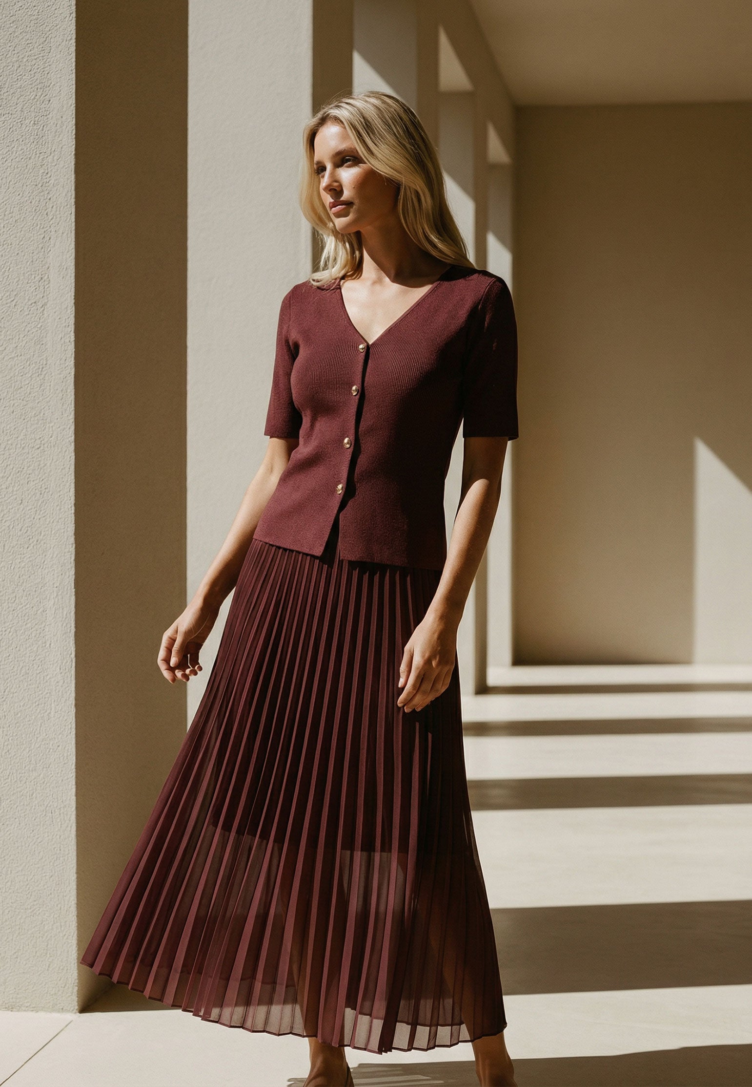 Burgundy Sfilato suit - view 2