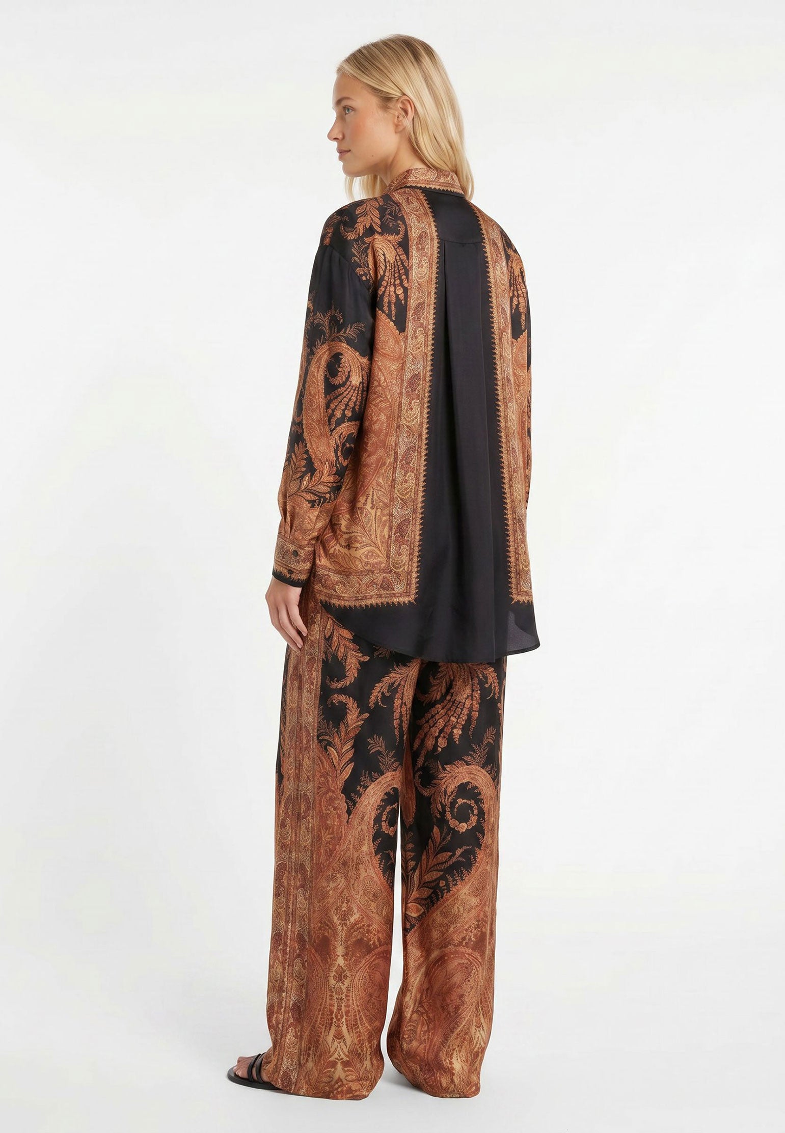 Brown Sfilato suit - view 2