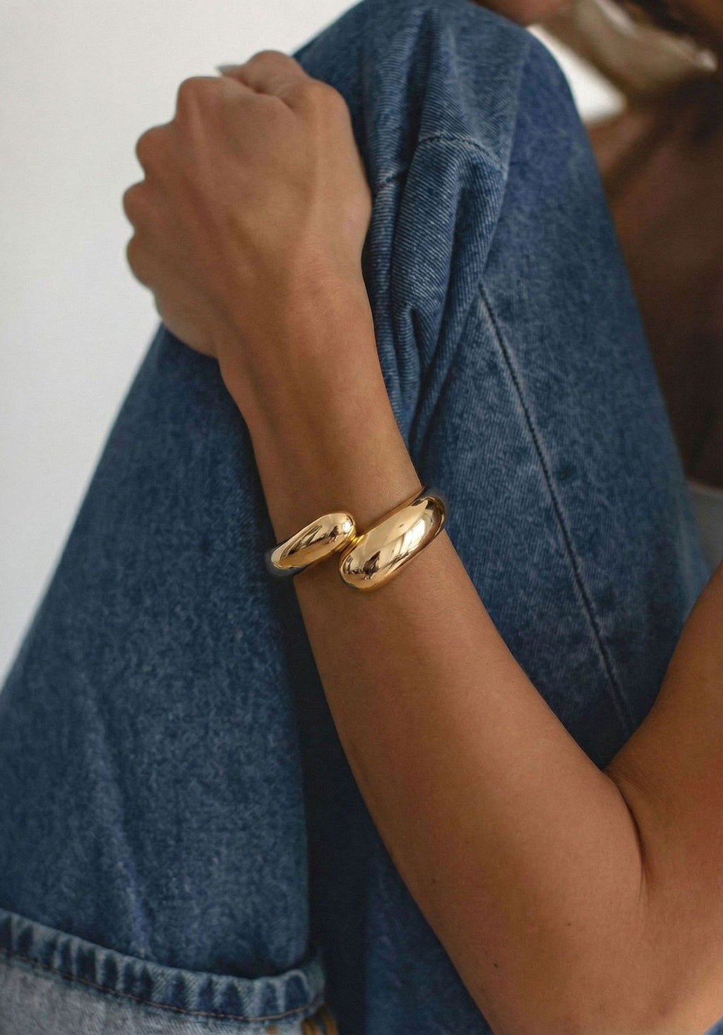 Gold Sfilato bracelet - view 2